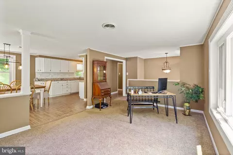Entry Way - 6990 Champs Mill Ct, Manassas, VA 20112 photo 2 of 7