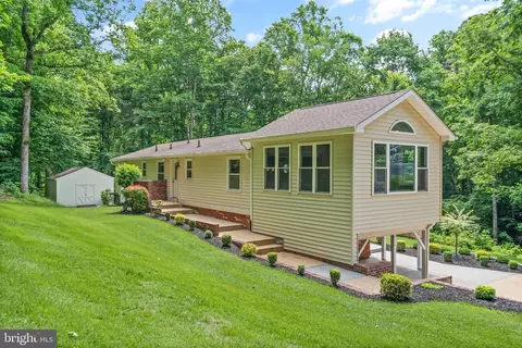 Exterior - 6990 Champs Mill Ct, Manassas, VA 20112 photo 11 of 14