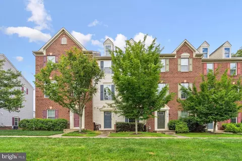 4372 Daisy Reid Ave, Woodbridge, VA 22192
