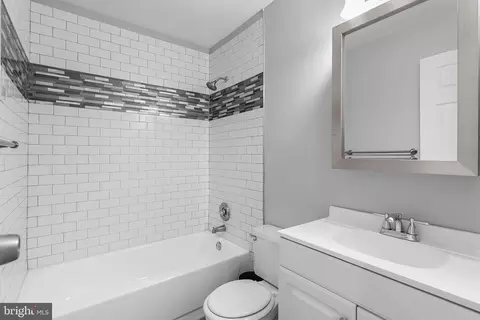 Bath - 7482 Emerald Dr, Manassas, VA 20109 photo 2 of 2