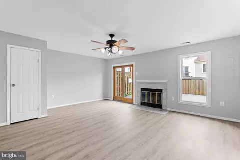 Living - 7482 Emerald Dr, Manassas, VA 20109 photo 3 of 3