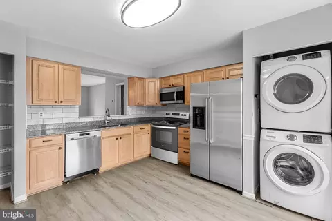 Other - 7482 Emerald Dr, Manassas, VA 20109 photo 4 of 15