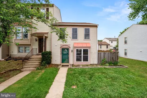 7482 Emerald Dr, Manassas, VA 20109