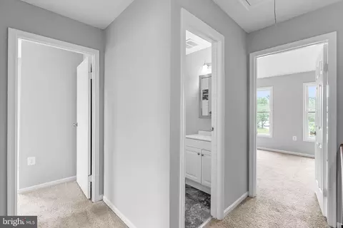 Entry Way - 7482 Emerald Dr, Manassas, VA 20109 photo 6 of 6