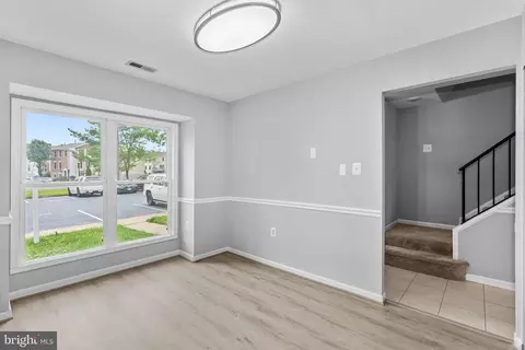 Entry Way - 7482 Emerald Dr, Manassas, VA 20109 photo 3 of 6