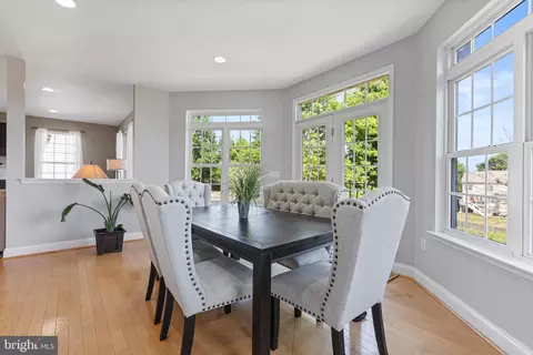 Dining - 3383 Oakham Mount Dr, Triangle, VA 22172 photo 2 of 4