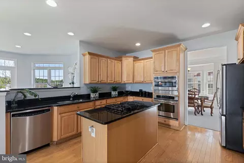 Kitchen - 3383 Oakham Mount Dr, Triangle, VA 22172 photo 2 of 5