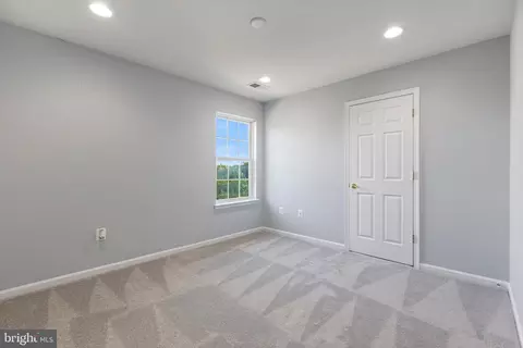 Bedroom - 3383 Oakham Mount Dr, Triangle, VA 22172 photo 6 of 6
