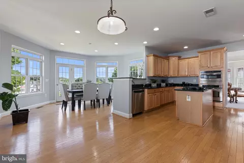 Kitchen - 3383 Oakham Mount Dr, Triangle, VA 22172 photo 1 of 5