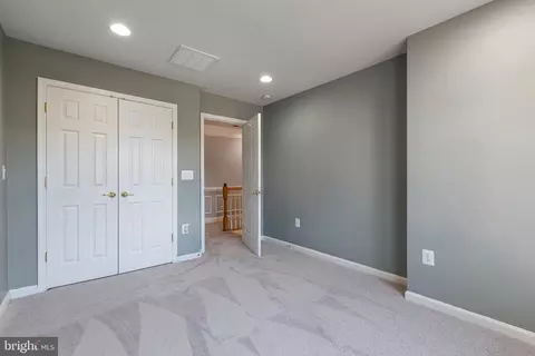 Bedroom - 3383 Oakham Mount Dr, Triangle, VA 22172 photo 5 of 6