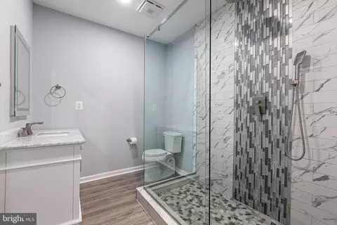 Bath - 3383 Oakham Mount Dr, Triangle, VA 22172 photo 5 of 5