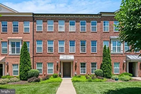 15419 Rosemont Manor Dr, Haymarket, VA 20169