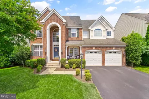 13790 Deacons Way, Gainesville, VA 20155