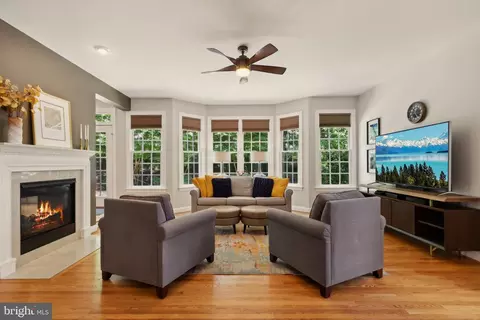 Living - 8240 Roxborough Loop, Gainesville, VA 20155 photo 2 of 3