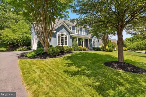 Exterior - 8240 Roxborough Loop, Gainesville, VA 20155 photo 3 of 23