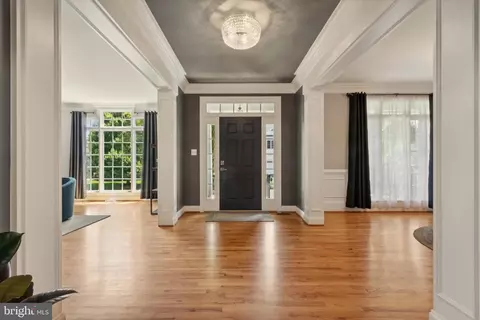 Entry Way - 8240 Roxborough Loop, Gainesville, VA 20155 photo 2 of 8