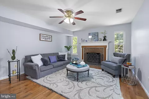 15214 Holleyside Dr, Dumfries, VA 22025 photo 15