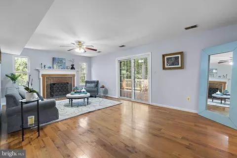 15214 Holleyside Dr, Dumfries, VA 22025 photo 14