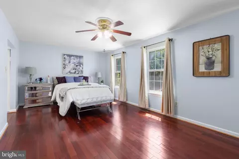 15214 Holleyside Dr, Dumfries, VA 22025 photo 3