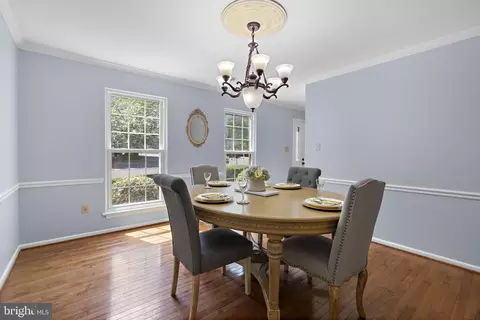 15214 Holleyside Dr, Dumfries, VA 22025 photo 13