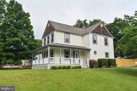 14656 Pratt St, Woodbridge, VA 22191