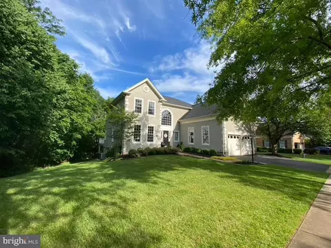 15296 Golf View Dr, Haymarket, VA 20169