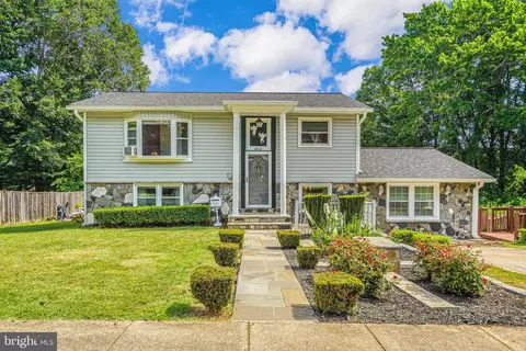 4516 Evansdale Rd, Woodbridge, VA 22193