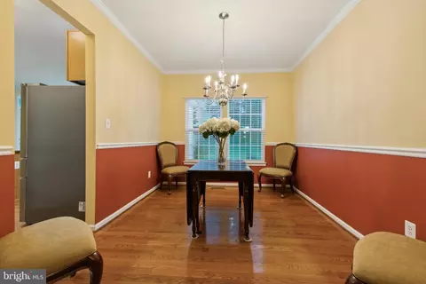 Dining - 18845 Pier Trail Dr, Triangle, VA 22172 photo 2 of 2