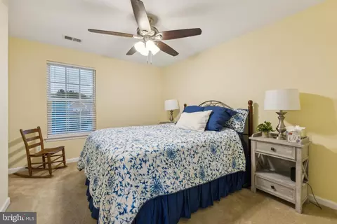 Bedroom - 18845 Pier Trail Dr, Triangle, VA 22172 photo 3 of 4