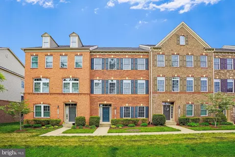 13739 Senea Dr, Gainesville, VA 20155