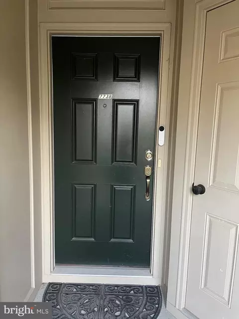 7738 Cedar Branch Dr, Gainesville, VA 20155 photo 3