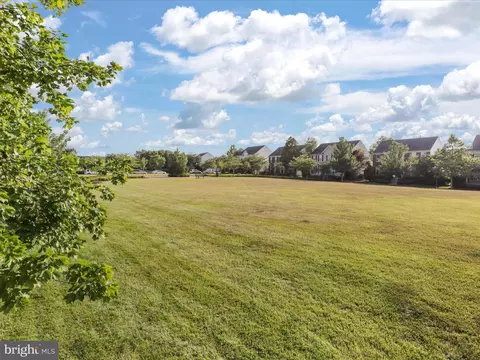 6710 Eldermill Ln, Gainesville, VA 20155 photo 4