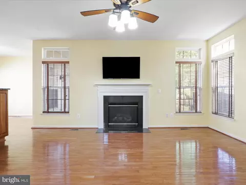 6710 Eldermill Ln, Gainesville, VA 20155 photo 17