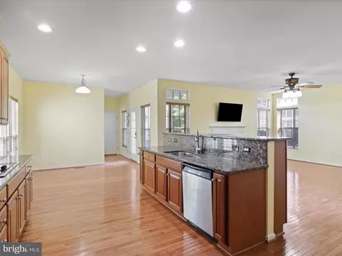 6710 Eldermill Ln, Gainesville, VA 20155 photo 12
