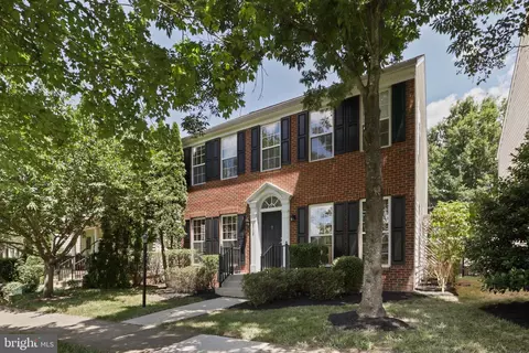 6710 Eldermill Ln, Gainesville, VA 20155 photo 3