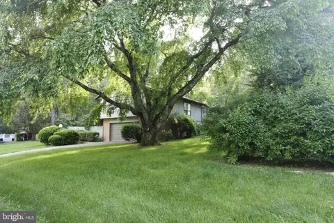 7245 Ridgeway Dr, Manassas, VA 20112