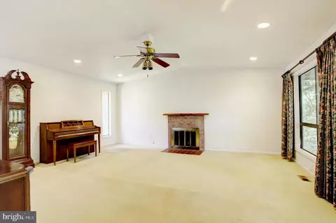 7245 Ridgeway Dr, Manassas, VA 20112 photo 9
