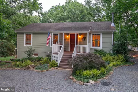 15799 Hickory Ln, Haymarket, VA 20169