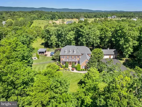 3600 Plantation Grove Ln, Haymarket, VA 20169