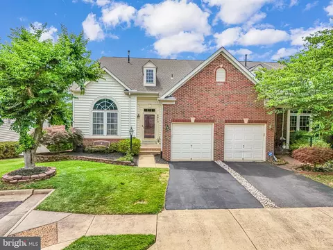8014 Montour Heights Dr, Gainesville, VA 20155