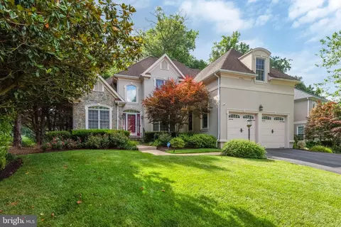 7941 Amsterdam Ct, Gainesville, VA 20155