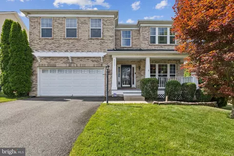 4257 Meyers Rd, Triangle, VA 22172