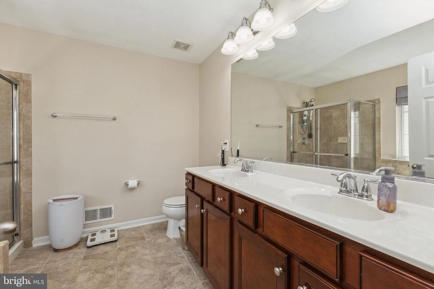 Entry Way - 4257 Meyers Rd, Triangle, VA 22172 photo 2 of 4