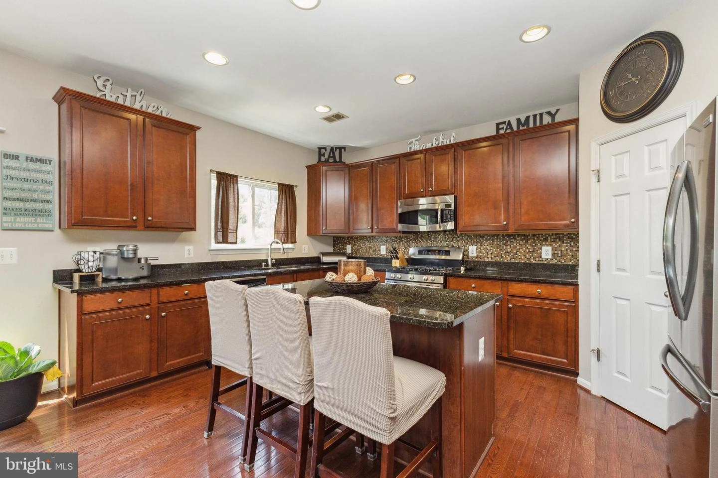 Kitchen - 4257 Meyers Rd, Triangle, VA 22172 photo 2 of 3