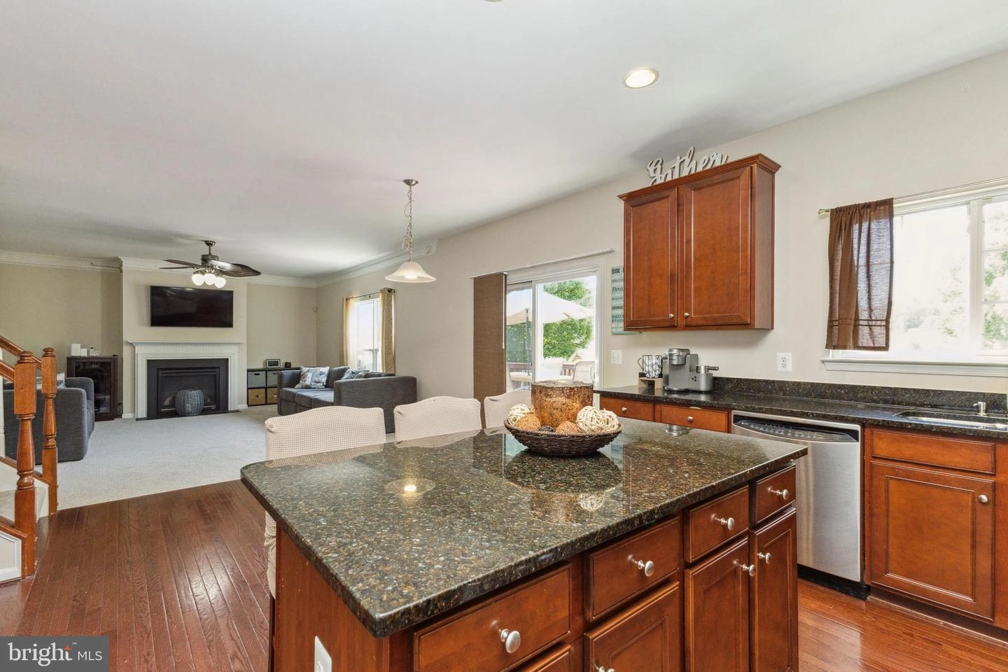 Kitchen - 4257 Meyers Rd, Triangle, VA 22172 photo 3 of 3