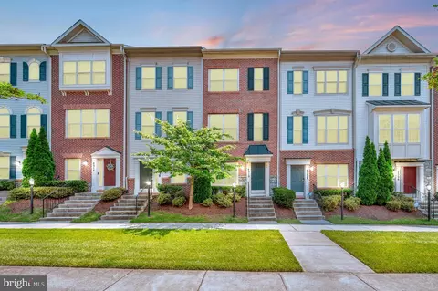 4510 Potomac Highlands Cir, Triangle, VA 22172