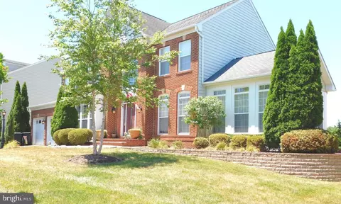5018 Burnside Farm Pl, Haymarket, VA 20169