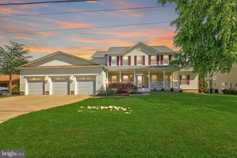 906 Bay St, Woodbridge, VA 22191