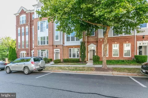 14898 Potomac Branch Dr, Woodbridge, VA 22191