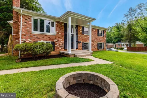 14816 Elmwood Dr, Woodbridge, VA 22193